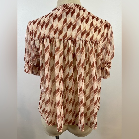 Elizabeth Cosby Women's Sheer Cream Geometric Print Blouse, size XSmall - Picture 3 of 13